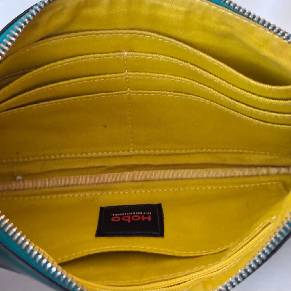 Hobo Vida Leather Wristlet Teal 11" x 5" - Picture 6 of 6